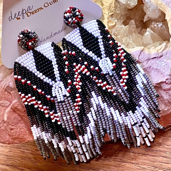 NWT Deepa Gurnani Luxe Beaded Chandeliers - Picture 3 of 16